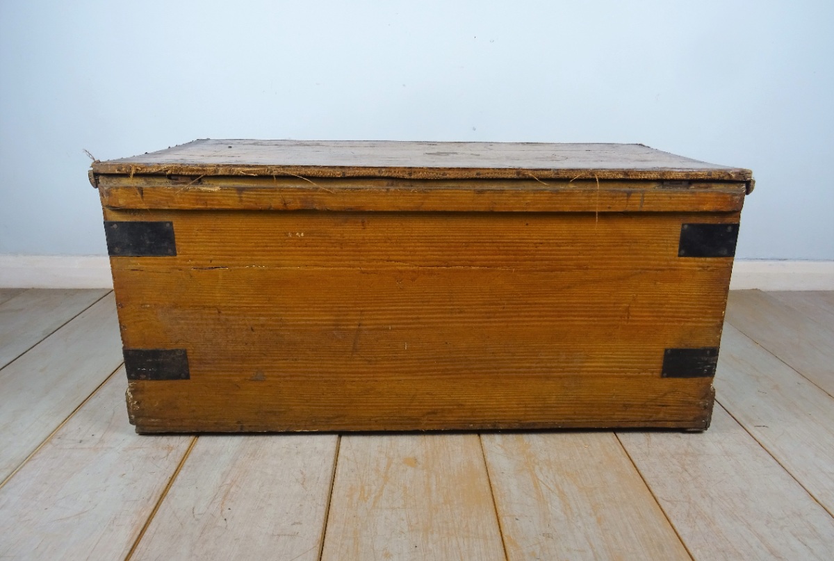 Original Victorian Hand Painted Travelling Trunk Chest